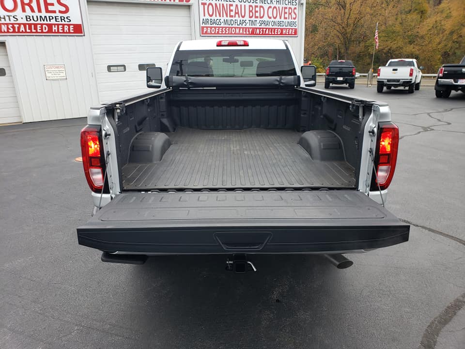 gmc-2500-hd-bed-tailgate-down