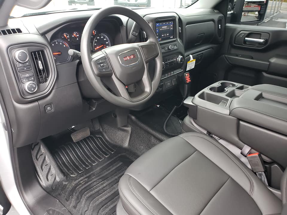 gmc-2500-hd-inside-front-seat