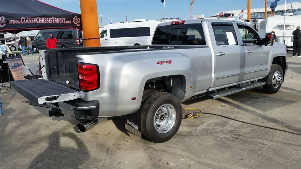 2018-chevy-3500hd-truck-bed-side-view