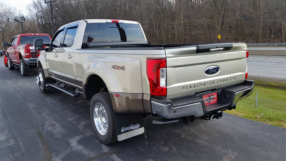 2018-ford-f450-bed-angled-view