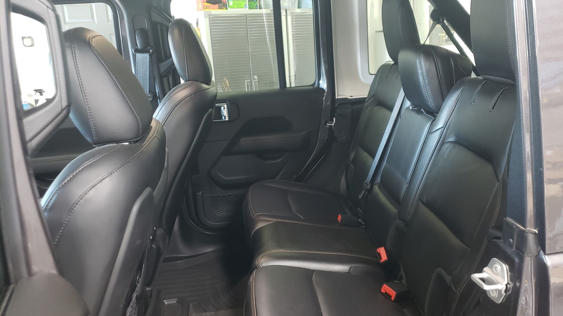 2021-Wrangler-392-edition-back-seat