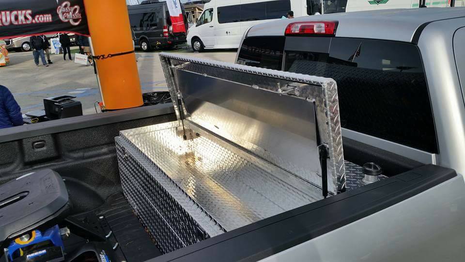 2018-chevy-3500hd-open-toolbox
