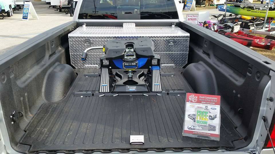 2018-chevy-3500hd-toolbox-and-lift