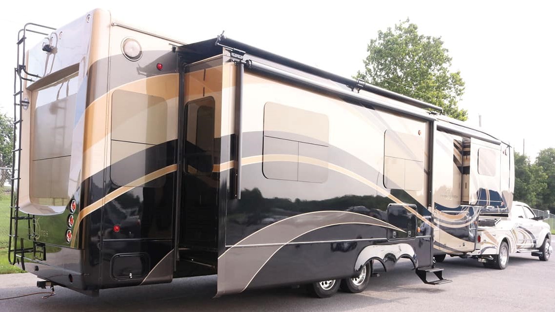 drv-elite-suite-41-rssb4-trailer