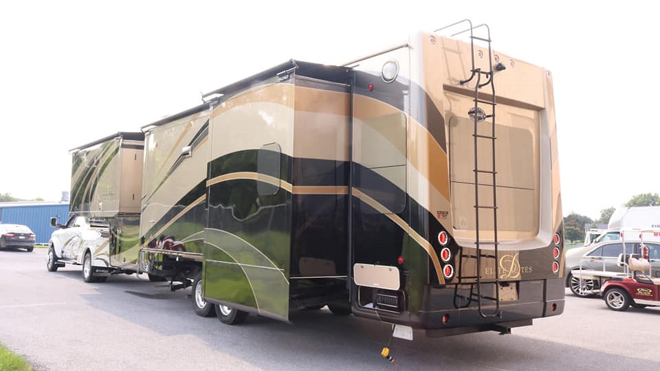 drv-elite-suite-41-rssb4-trailer-left-side